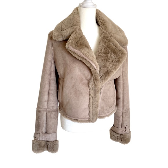 Hollister Jackets & Blazers - 🧙‍♂️Hollister Suede Faux Fur Lined Biker Jacket Size S
